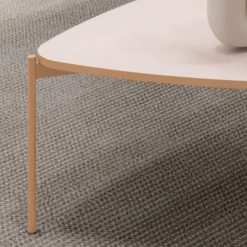 Alternative view of Mesa De Living Triangular Patas Metalicas Mdp